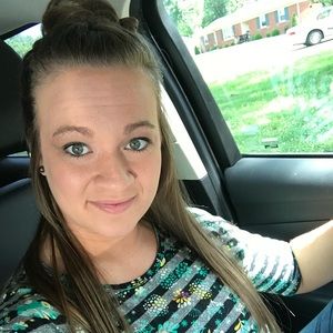 Meet your Posher, Caitlin